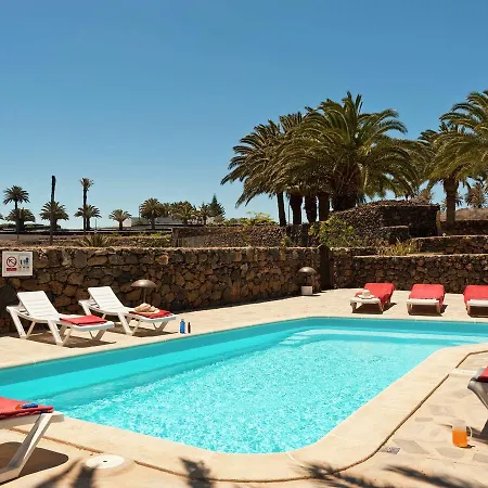 Villa Comfortable In With Swimming Pool Haría