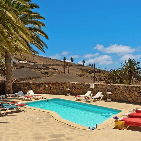 Вилла Comfortable In With Swimming Pool *