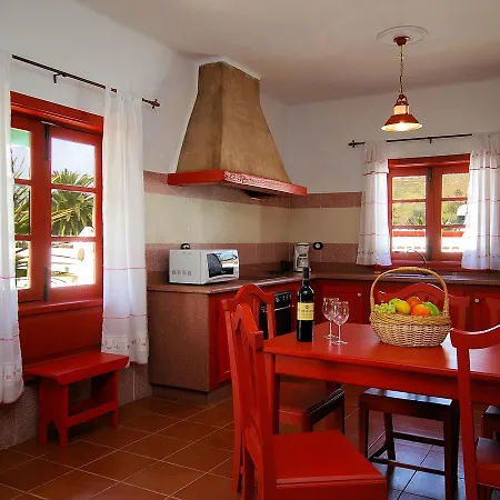 Comfortable In With Swimming Pool Villa Haría