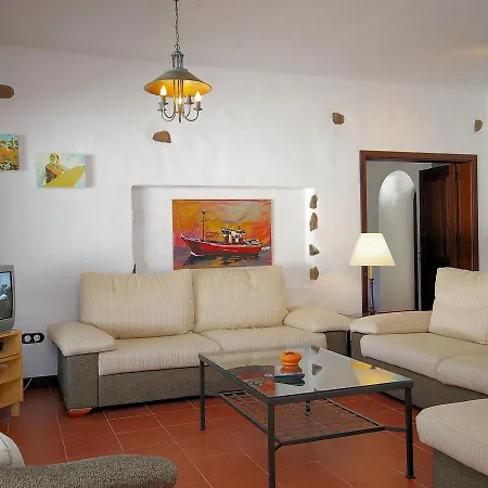 Villa Comfortable In With Swimming Pool Haría